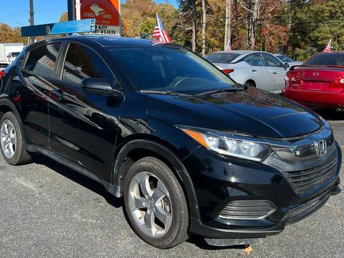 Used 2019 Honda HR-V LX image 2