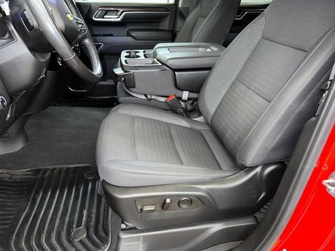 Certified 2022 Chevrolet Silverado 1500 LT image 2