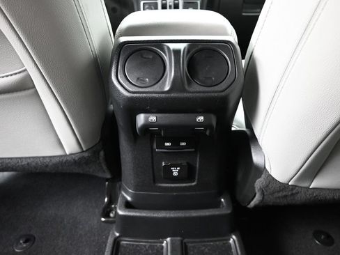 Used 2021 Jeep Wrangler Unlimited Sahara AWD/4WD image 14