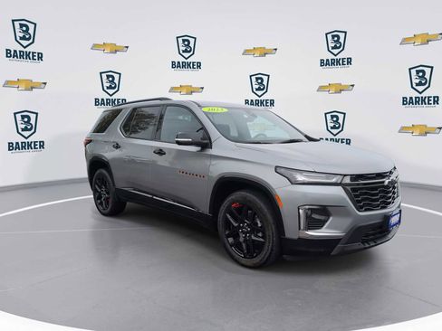 Used 2023 Chevrolet Traverse Premier w/ Redline Edition AWD/4WD image 2