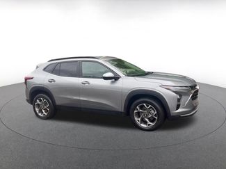 Used 2025 Chevrolet Trax LT FWD video 2