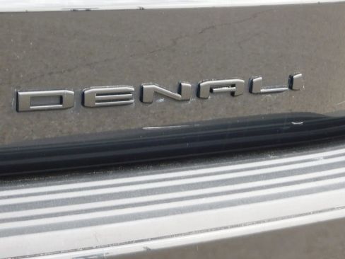 Used 2023 GMC Yukon XL Denali w/ Denali Reserve Package AWD/4WD image 55