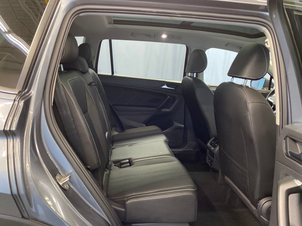 Used 2022 Volkswagen Tiguan SE AWD/4WD image 37