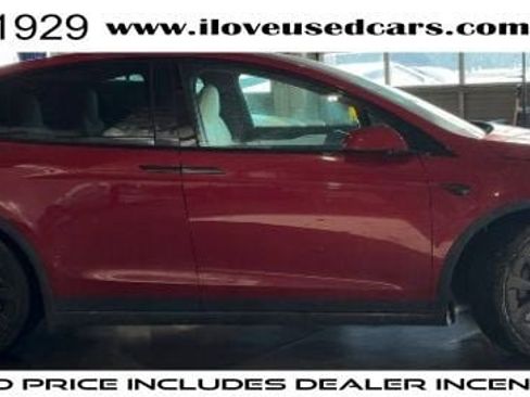 Used 2022 Tesla Model X Plaid image 1