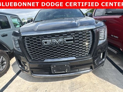 Used 2023 GMC Yukon Denali Ultimate AWD/4WD image 2
