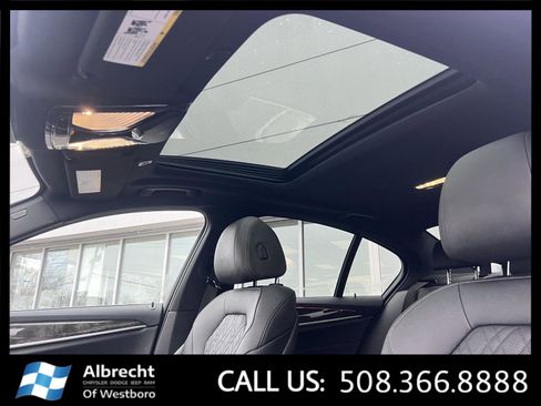 Used 2021 BMW 530i xDrive w/ Premium Package image 31