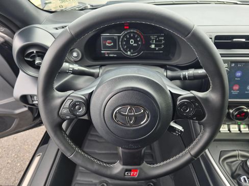 Used 2023 Toyota GR86 Premium w/ ALL Weather Mat Package (TMS) RWD image 13