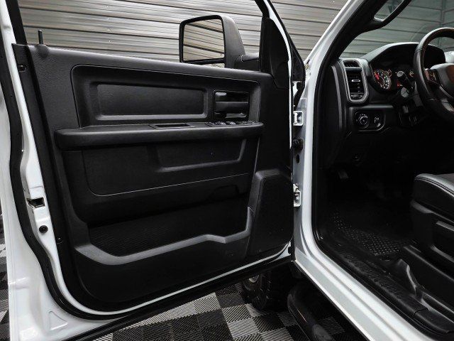 Used 2024 RAM 3500 Tradesman w/ Chrome Appearance Group AWD/4WD image 33