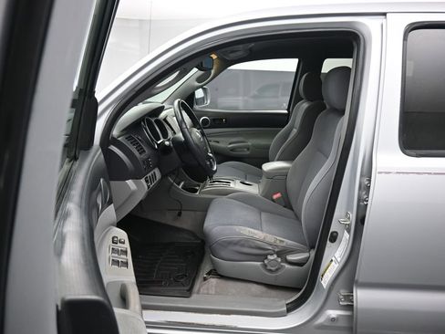 Used 2005 Toyota Tacoma PreRunner RWD image 11