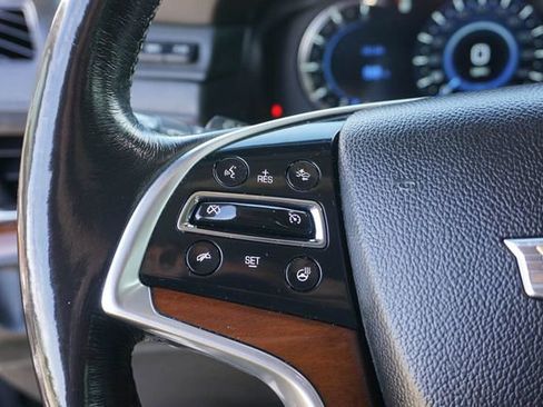 Used 2018 Cadillac Escalade Luxury AWD/4WD image 26
