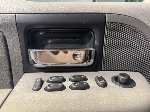 Used 2006 Ford F150 XLT AWD/4WD image 8