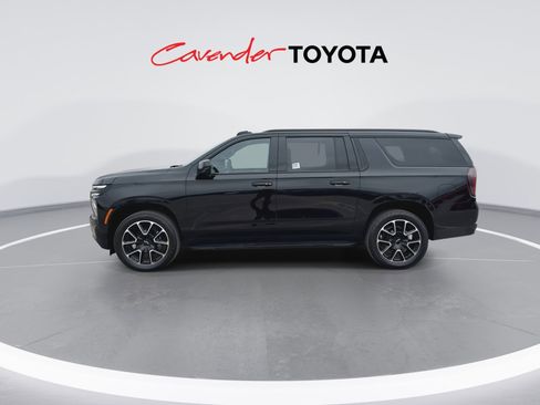 Used 2025 Chevrolet Suburban RST w/ Sun And Tow Package image 5