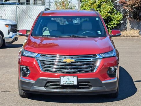 Used 2022 Chevrolet Traverse LT image 8