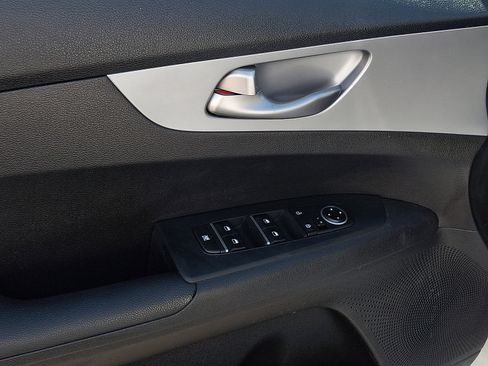 Certified 2023 Kia Forte LXS image 12