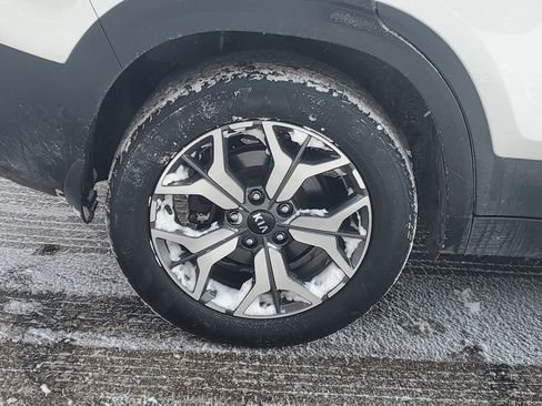 Used 2021 Kia Seltos EX image 5