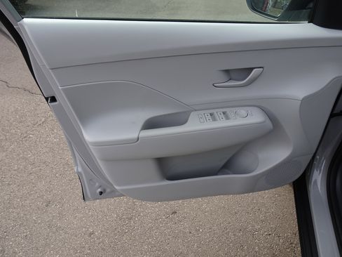 New 2026 Hyundai Kona SE image 18