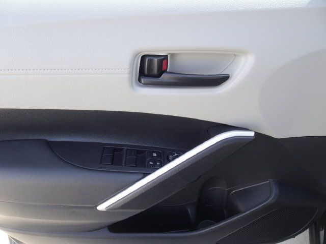 Used 2026 Toyota Corolla Cross LE w/ Moonroof Package FWD image 8