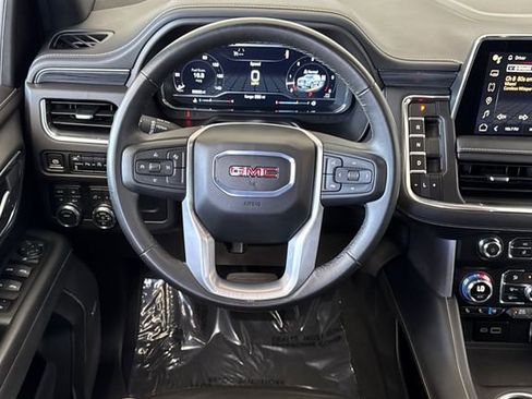 Used 2024 GMC Yukon SLT AWD/4WD image 16