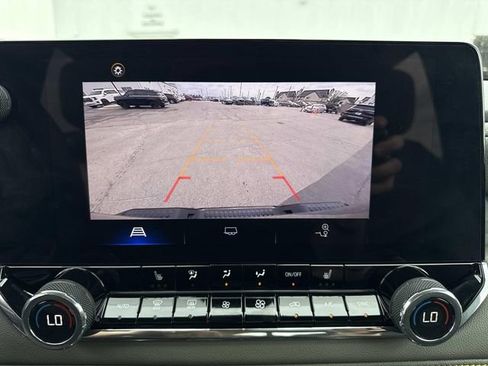 Used 2024 Chevrolet Colorado ZR2 w/ Safety Package image 21