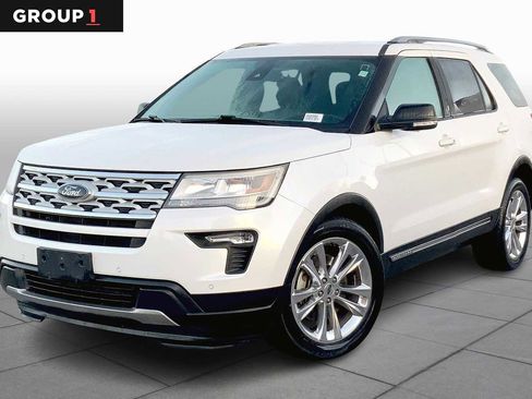 Used 2018 Ford Explorer XLT w/ Equipment Group 202A image 1