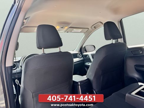 Used 2017 Toyota RAV4 LE FWD image 15