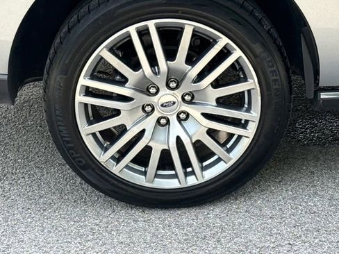 Used 2024 Ford Expedition Limited RWD image 9