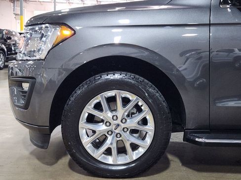 Used 2021 Ford Expedition XLT image 5