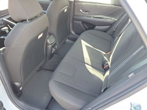 Certified 2026 Hyundai Elantra Hybrid FWD image 24