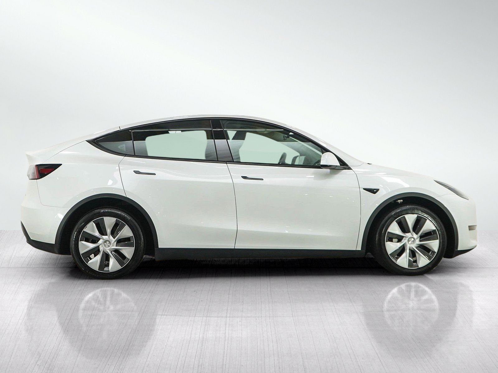 Used 2023 Tesla Model Y Long Range AWD/4WD image 6