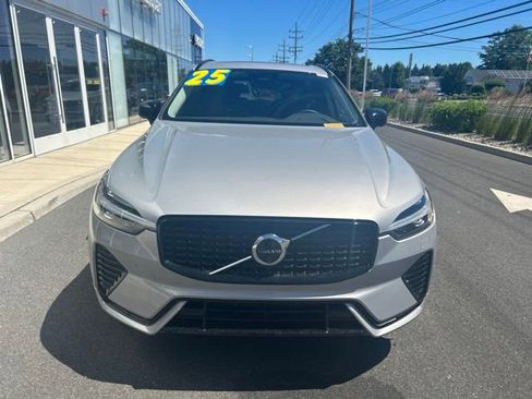 Used 2025 Volvo XC60 B5 Plus AWD/4WD image 7