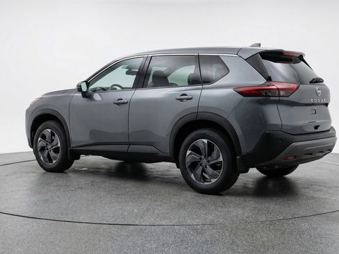 Used 2025 Nissan Rogue SV image 6