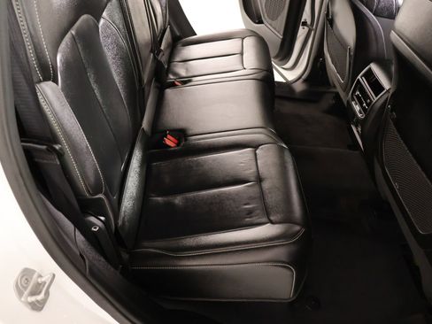 Used 2023 Jeep Grand Cherokee Limited image 14