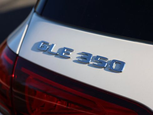 Used 2022 Mercedes-Benz GLE 350 4MATIC image 10