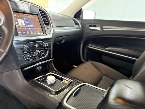 Used 2020 Chrysler 300 Touring w/ Sport Appearance Package image 30