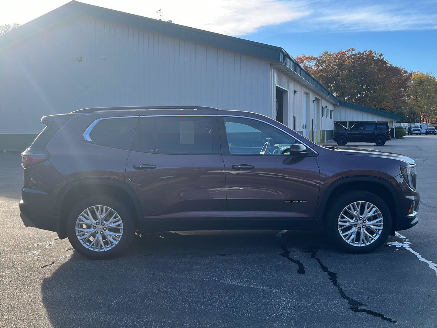 Used 2024 GMC Acadia Elevation w/ Luxury Package AWD/4WD image 6