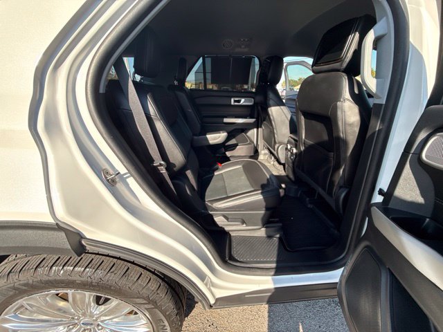 Used 2022 Ford Explorer Limited w/ Equipment Group 301A AWD/4WD image 38