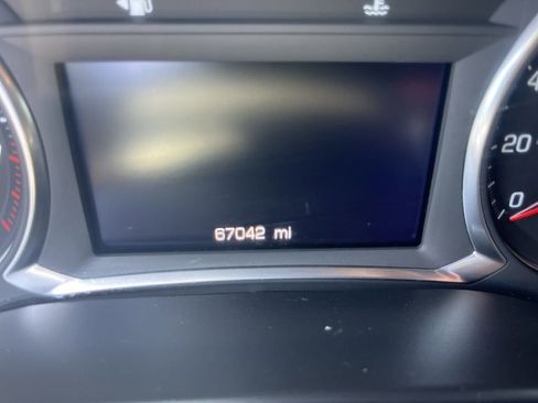 Used 2021 GMC Acadia SLE image 5