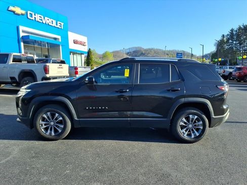 Used 2025 Chevrolet Equinox LT w/ Convenience Package II AWD/4WD image 2