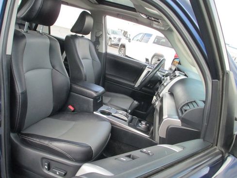 Used 2016 Toyota 4Runner SR5 Premium AWD/4WD image 22