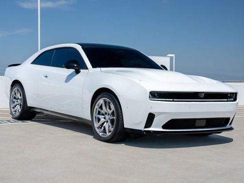 Used 2024 Dodge Charger Daytona Scat Pack w/ Plus Group AWD/4WD image 11