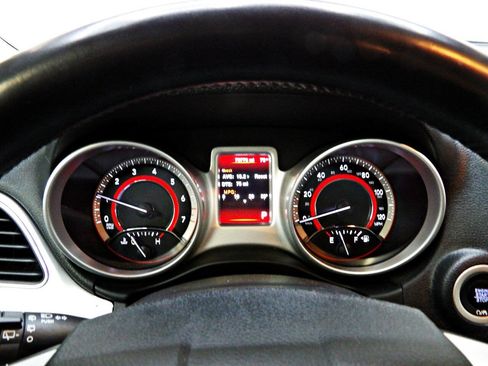 Used 2020 Dodge Journey SE w/ SE Popular Equipment Group FWD image 16