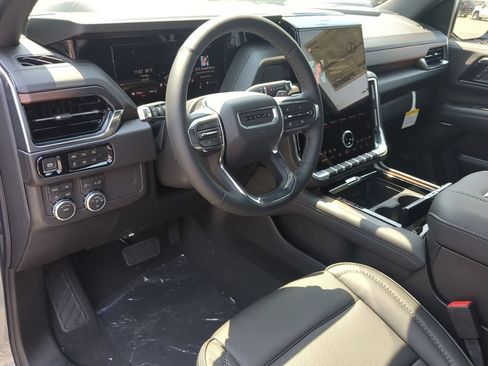 Used 2026 GMC Yukon Denali AWD/4WD image 10