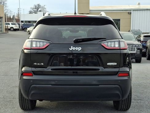 Used 2019 Jeep Cherokee Latitude Plus w/ Comfort/Convenience Group image 5