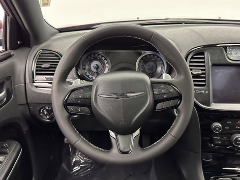 Used 2022 Chrysler 300 S image 27