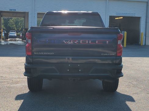 Used 2022 Chevrolet Silverado 1500 Custom AWD/4WD image 9
