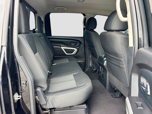Used 2017 Nissan Titan SV RWD image 31