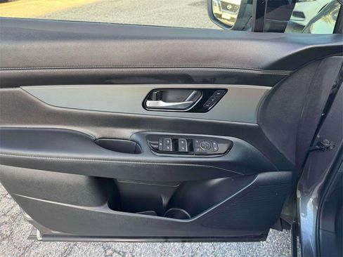 Certified 2025 Nissan Murano SL image 16