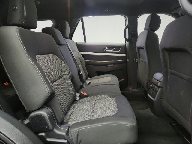 Used 2017 Ford Explorer XLT w/ Equipment Group 201A AWD/4WD image 29
