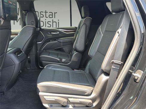 Used 2023 Cadillac Escalade Premium Luxury AWD/4WD image 10