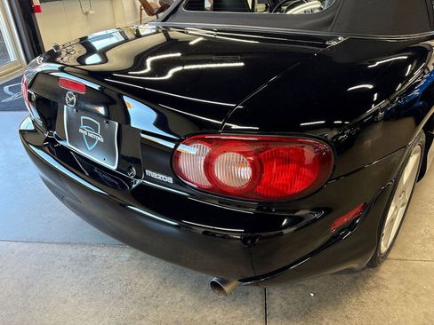 Used 2003 MAZDA MX-5 Miata LS image 26